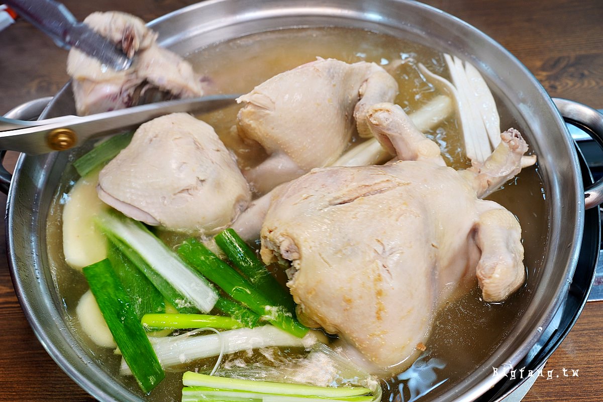 首爾新村梨大 孔陵一隻雞