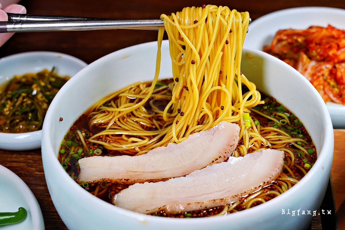 釜山海雲台 嚴湧帛豬肉湯飯海雲台店