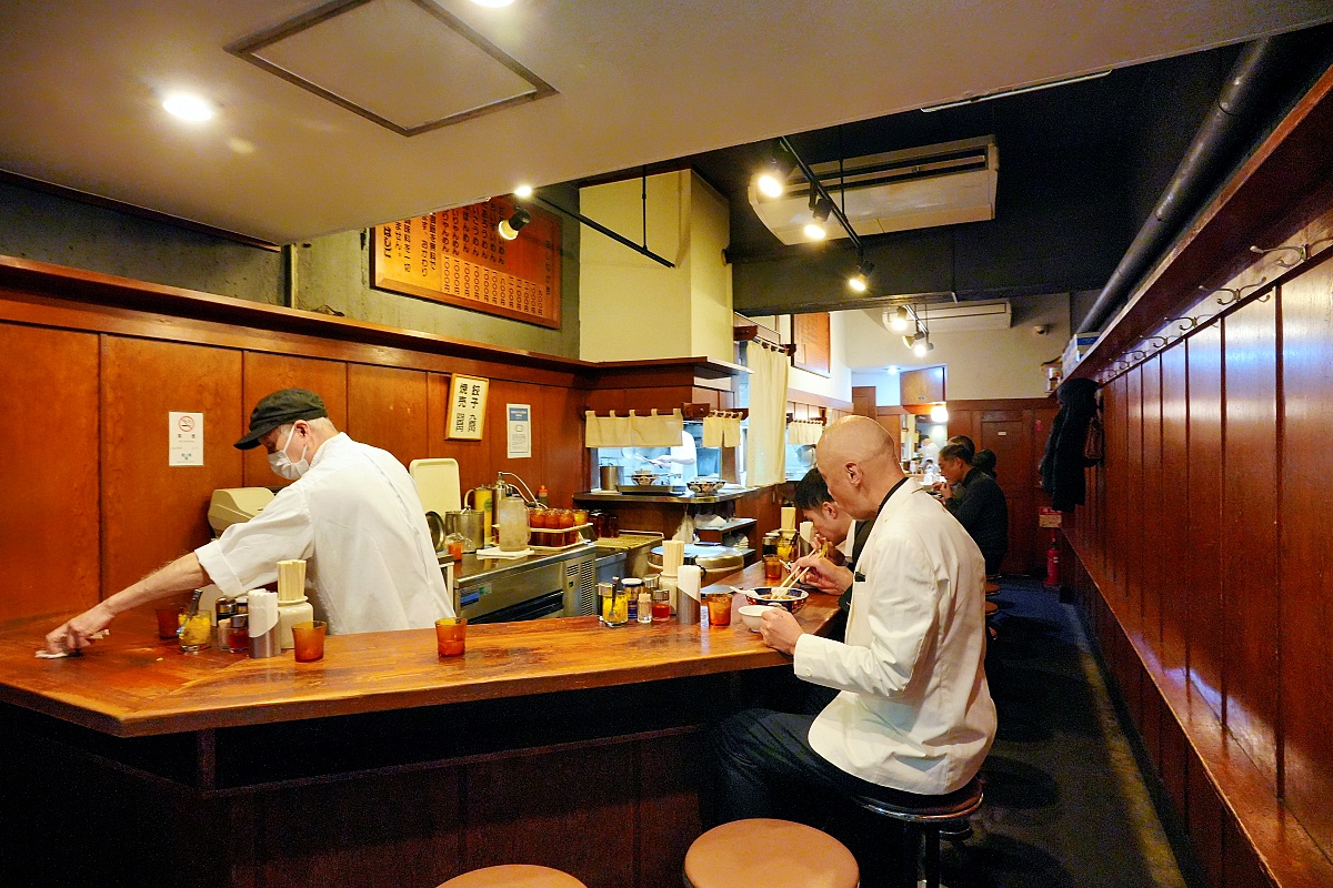 銀座擔擔麵 支那麺 はしご 銀座八丁目店