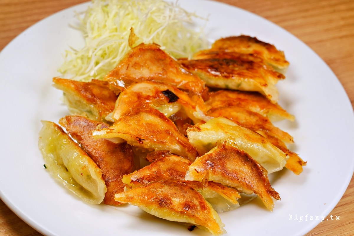 福岡市 煎餃.烤雞翅 旭軒 本店