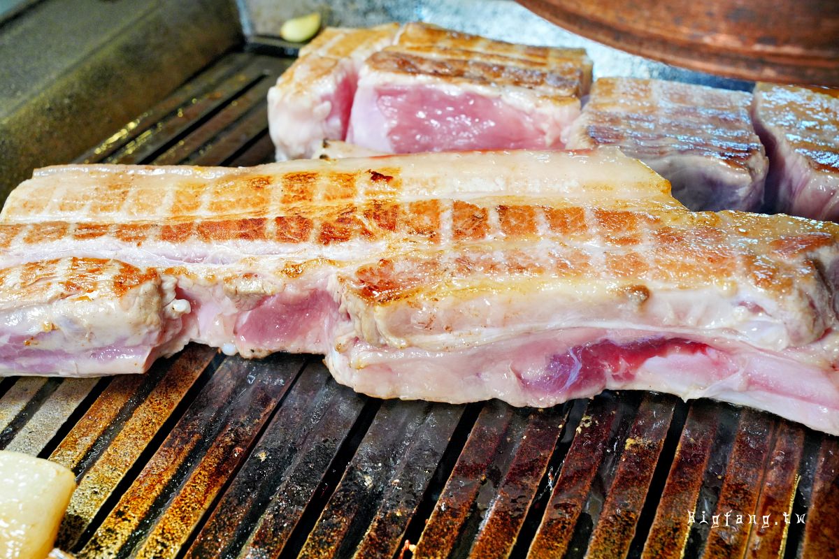 金豬食堂 熟成五骨肉